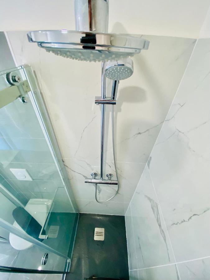 Lovely Apartment Heart Of Golden Square Fiber Wifi Nice Exteriér fotografie